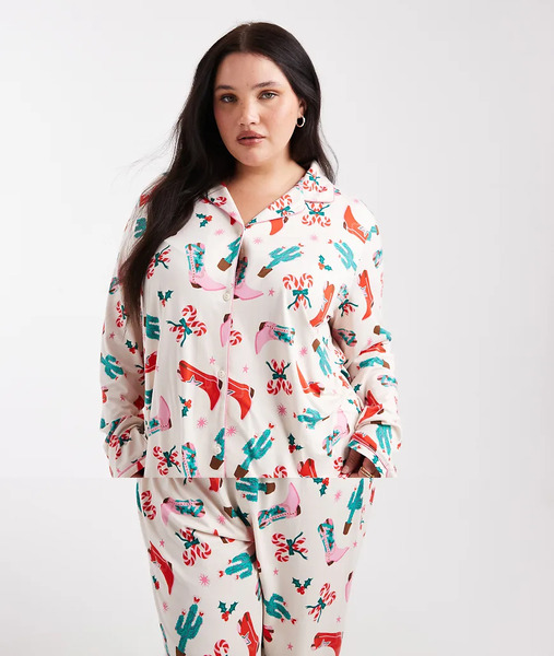  Urban Threads Pijama De Top De Manga Larga Con Cuello De Solapas Y Pantalones Con Estampado De Cowboy Para Navidad De Urban Threads Curve-multicolor 