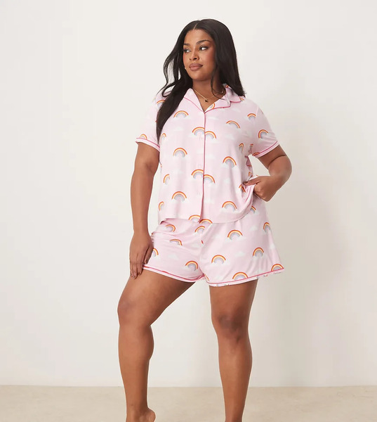  Urban Threads Pijama Rosa De Camisa De Manga Corta Con Solapas Y Pantalones Cortos Con Estampado De Arcoíris De Urban Threads Curve-multicolor 
