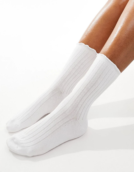  Vero Moda Calcetines Blancos Con Volante De Canalé De Vero Moda 