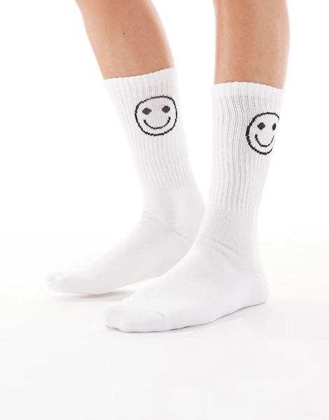  Vero Moda Calcetines Blancos De Estilo Deportivo Con Detalle De Sonrisa Marrón Chocolate De Canalé De Vero Moda 