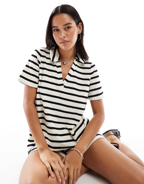  Vero Moda Camiseta A Rayas Monocromáticas Con Cuello Tipo Polo De Tejido Rizado De Vero Moda (parte De Un Conjunto)-multicolor 