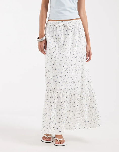  Vero Moda Vero Moda - Falda Larga Blanca Escalonada De Estilo Boho Con Estampado De Florecitas Azules De Plumeti De Algodón-blanco 
