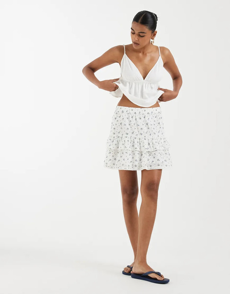  Vero Moda Vero Moda - Minifalda Blanca Y Azul Con Estampado Floral, Volantes, Textura De Plumeti Y Ribete De Encaje-blanco 