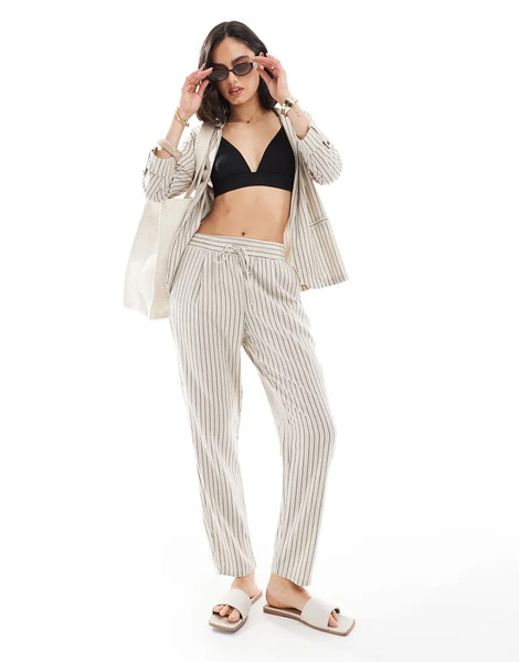  Vero Moda Pantalones Color Crema A Rayas De Corte Tapered De Tejido Efecto Lino Mix & Match De Vero Moda (parte De Un Conjunto)-neutro 