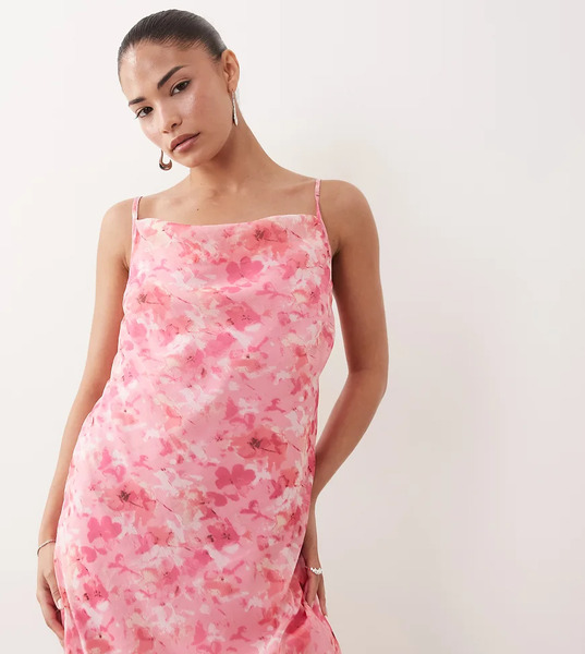  Vero Moda Petite Vero Moda Petite - Smilla - Vestido Midi Rosa De Tirantes Con Estampado Floral Y Cuello Desbocado De Chifón 