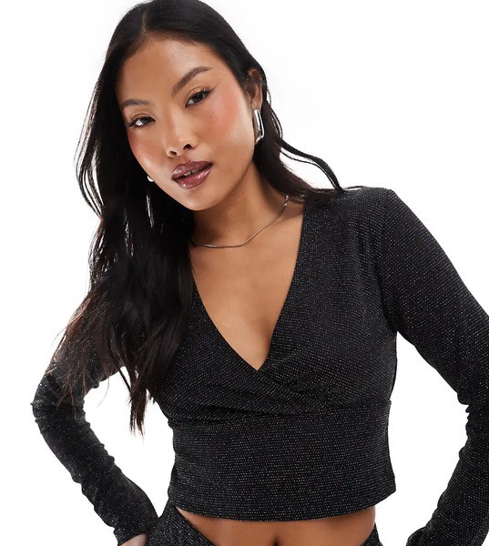  Vero Moda Petite Top Negro Con Acabado De Purpurina Y Detalle Cruzado En La Parte Delantera De Vero Moda Petite (parte De Un Conjunto) 
