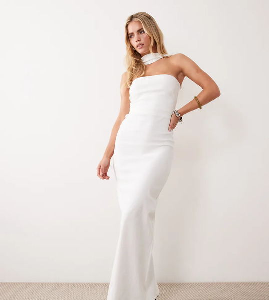  Vesper Petite Vestido Largo Blanco Palabra De Honor Con Detalle De Gargantilla Y Ribete En La Espalda De Bengalina De Vesper Petite 
