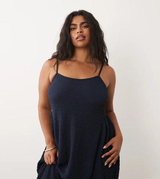  Vila Curve Vila Curve - Vestido Midi Azul Marino De Tirantes Con Detalle En La Cintura De Jacquard De Punto Liso 