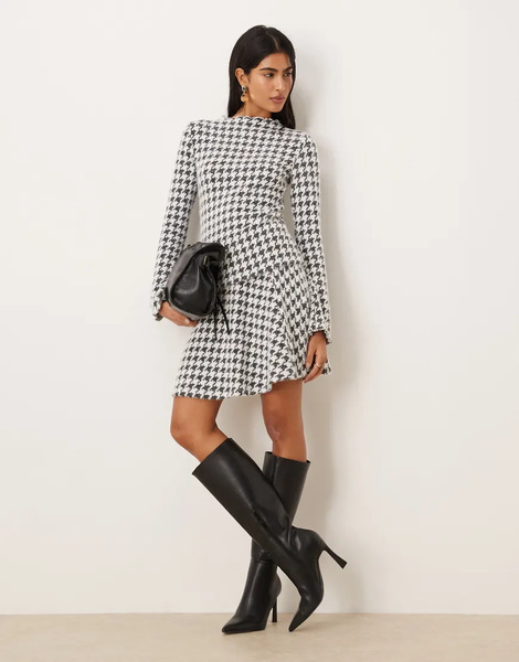  Vila Minifalda Negra Y Blanca Con Estampado De Pata De Gallo De Punto De Vila (parte De Un Conjunto)-gris 