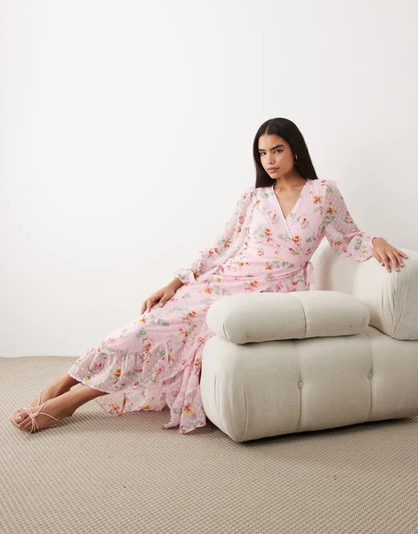  Vila Vila - Vestido Largo Rosa Flor De Cerezo Cruzado Con Estampado Floral Y Detalle De Volante De Plumeti 