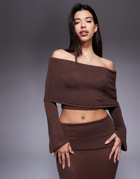  Wanderdoll Top Marrón Chocolate Oscuro Con Mangas Acampanadas Y Escote Bardot Muy Ancho Plegado De Punto De Bouclé Yasmin De Wanderdoll (parte De Un Conjunto) 