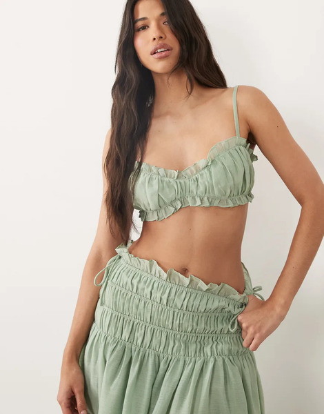  Wanderdoll Top Verde Salvia Estilo Bralette Con Lazada Trasera Y Diseño Fruncido De Tejido Efecto Lino Soulie De Wanderdoll (parte De Un Conjunto) 