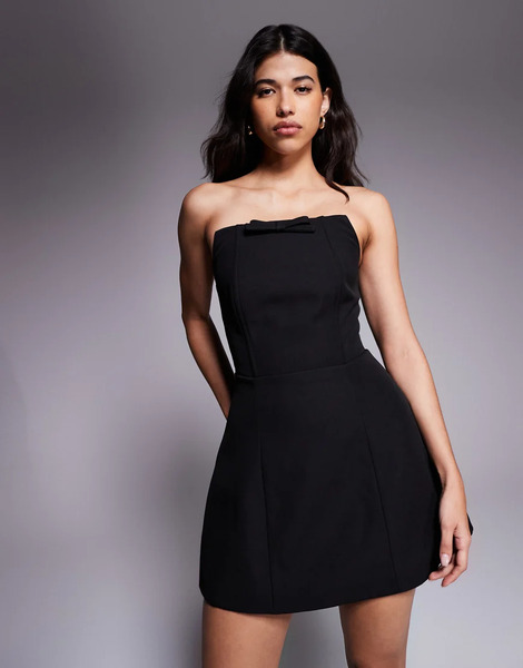  Wanderdoll Vestido Corto Negro Estructurado Con Escote Palabra De Honor Cuadrado Y Detalle De Lazo De Wanderdoll 