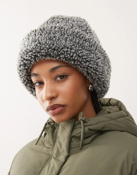  Weekday Gorro Gris Jaspeado De Borreguito De Weekday 