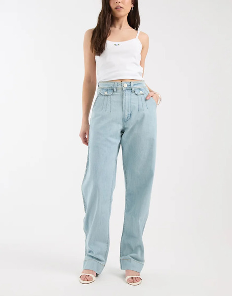  Wrangler Vaqueros De Pernera Barrel Con Lavado Azul Claro De Wrangler 