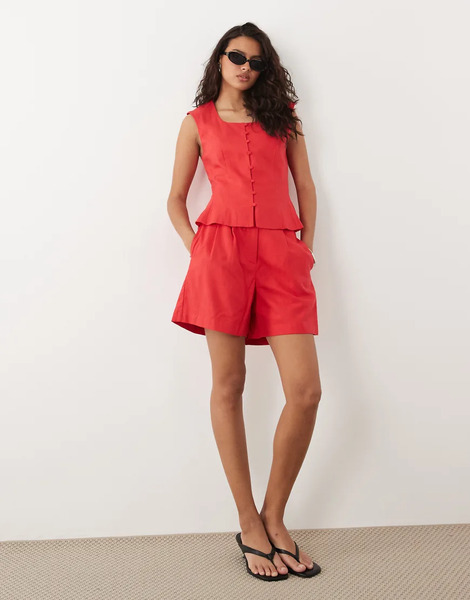  Yas Yas - Pantalones Cortos Rojo Poinsettia Plisados De Talle Alto De Tejido Efecto Lino (parte De Un Conjunto) 