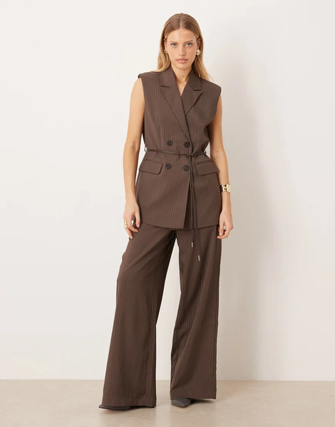  Yas Pantalones De Sastre Marrón Chocolate De Pernera Ancha Y Talle Medio Con Raya Diplomática De Yas (parte De Un Conjunto)-brown 