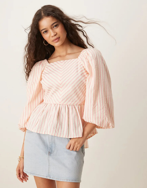  Yas Top A Rayas Color Crema Y Rosas Con Lazada En La Espalda, Mangas Abullonadas Y Sobrefalda De Yas-blanco 