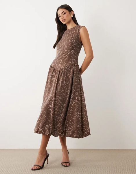  Yas Yas - Vestido Midi Marrón Chocolate Ajustado Sin Mangas Con Estampado De Lunares Y Cintura Baja Con Detalle De Costuras 