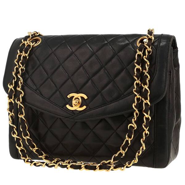  Chanel Handbag In Black Quilted Leather 