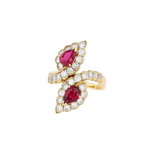  Van Cleef & Arpels Ring In Yellow Gold, Ruby And Diamonds 