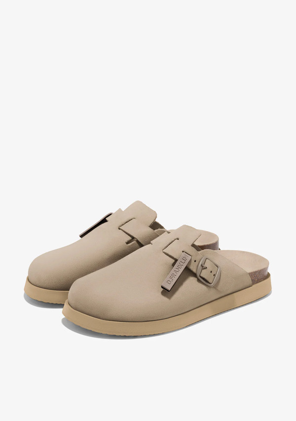  D.franklin Zuecos Cerrados De Piel Mujer D.franklin   Vibe Clog Buckle Taupe – Piel Afelpada Y Hebilla Ajustable – Suela Eva Con Gran Amortiguación 