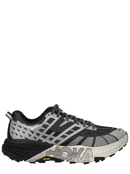  Hoka One One 