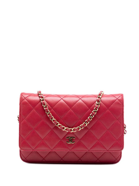  Chanel Pre-owned Bandolera Wallet On Chain Acolchada Con Logo Cc De Piel De Borrego 2016-2017 - Rojo 