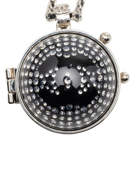  Chanel Pre-owned Collar Mirror Ball De Piel De Borrego Y Resina Bañado En Plata Con Logo Cc Y Cristales 2021 - Negro 