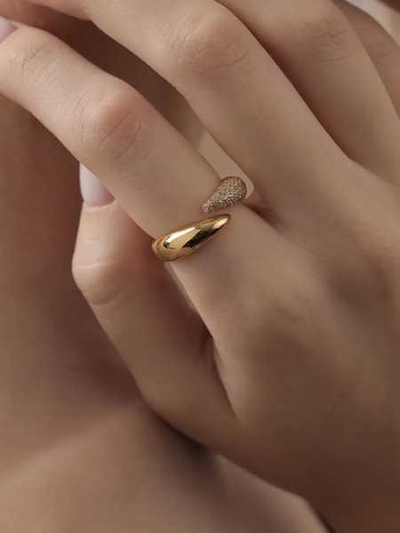  Eshvi Anillo Stardust Fang - Dorado 