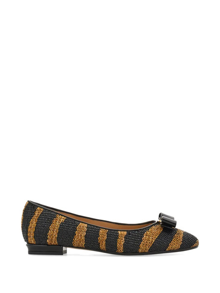  Ferragamo Bailarinas Varina - Negro 