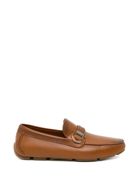  Ferragamo Mocasines Gancini Driver - Marrón 
