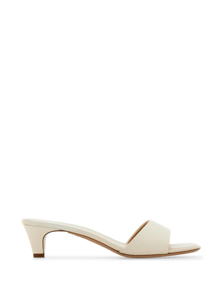  Ferragamo Mules Low Con Tacón - Neutro 