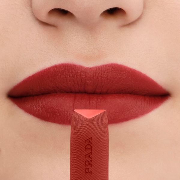  Prada Prada Hyper Matte Refillable Lipstick 3.8g (various Shades)   R29   Pompei 