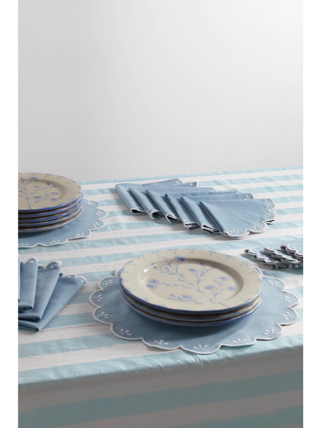  Maison Margaux Maison Margaux - Provence Printed Linen Tablecloth And Set Of Eight Embroidered Scalloped Napkins - Light Blue 