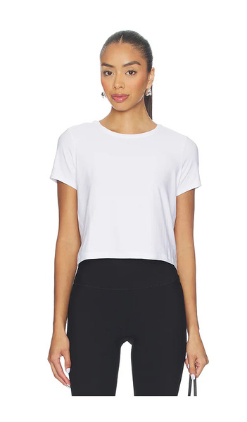  Beyond Yoga Camiseta Recortada Featherweight Supreme En Color Blanco Talla L  (también En M, S, Xl, Xs). 