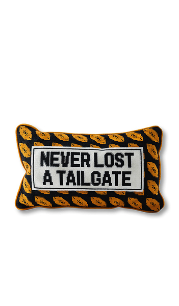  Furbish Studio Cojín De Bordado Needlepoint “never Lost A Tailgate” Never Lost A Tailgate Needlepoint Pillow En Color Burnt Orange Talla All . 