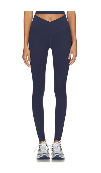  Wellbeing + Beingwell Flowwell Callista Crossover Legging En Color Azul Marino Talla M  (también En S, Xl, Xs, Xxs). 